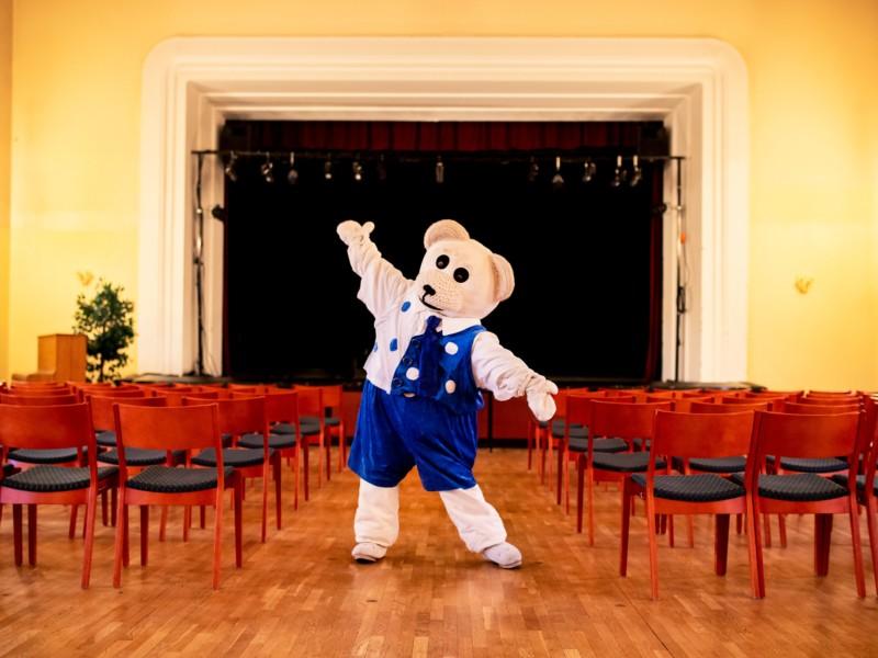 Ti-Ti Nalle Koskilinnan juhlasalissa