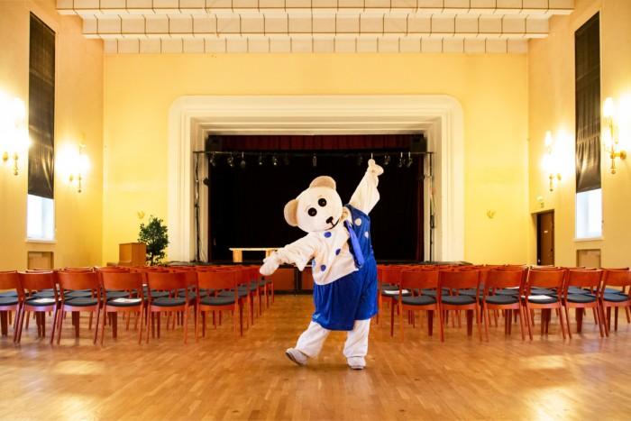 Ti-Ti Nalle Koskilinnan juhlasalissa